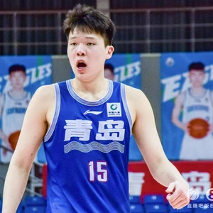 职业教练如何利用选秀权进行球队建设_0